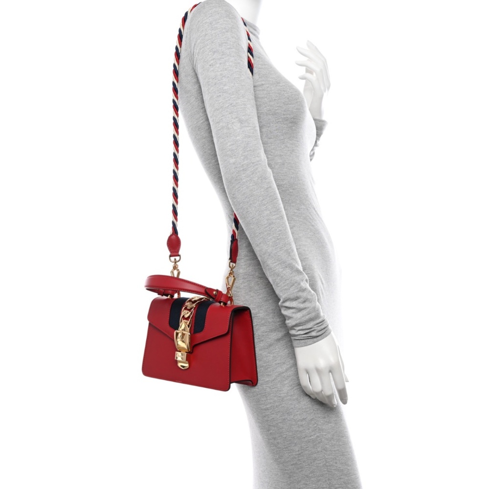Gucci Calfskin Sylvie Medium🔥Sherry line